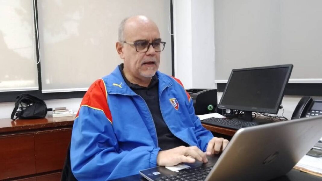 Diario Frontera, Frontera Digital,  Nacionales, ,Foto: Archivo / Profesor José Gregorio Afonso, presidente de la APUCV,Aguinaldos de los profesores universitarios 
retrocedieron 90 % su valor desde 2022