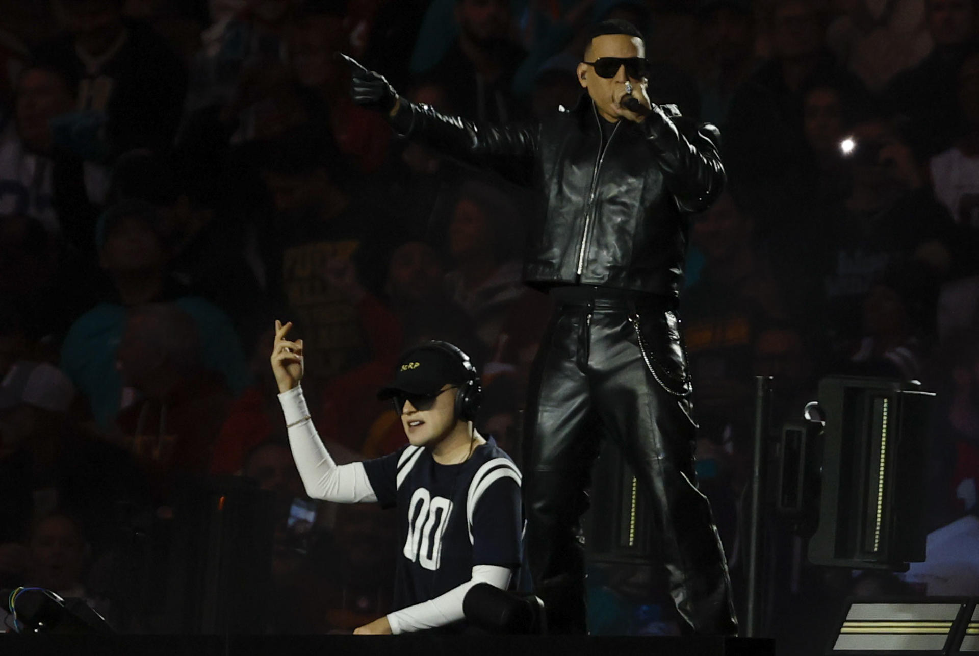 Diario Frontera, Frontera Digital,  Farándula, ,Bizarrap y Daddy Yankee pusieron a vibrar el Bernabéu durante el descanso del partido de la NFL