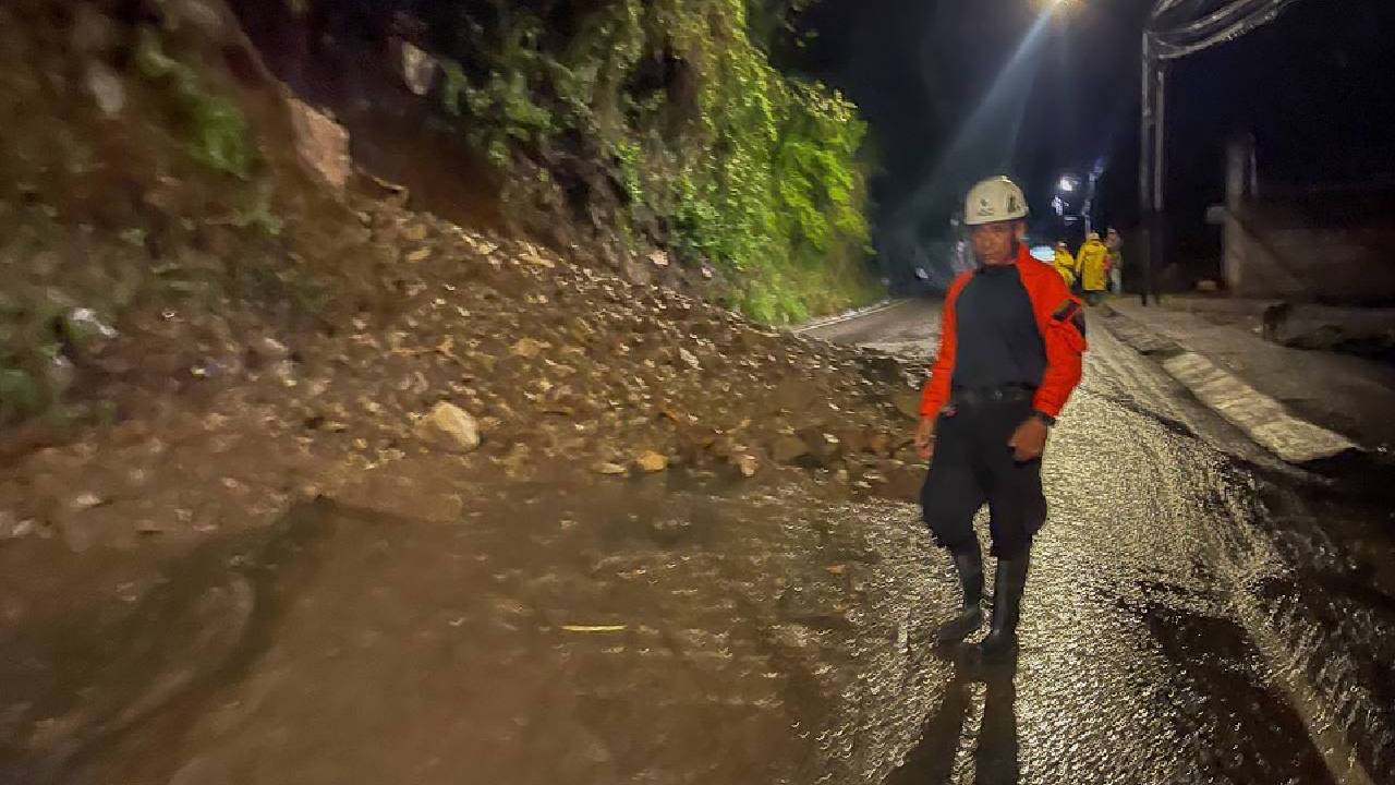Diario Frontera, Frontera Digital,  Regionales, ,Lluvias causaron deslizamiento de tierra en zonas de Mérida durante la noche del jueves