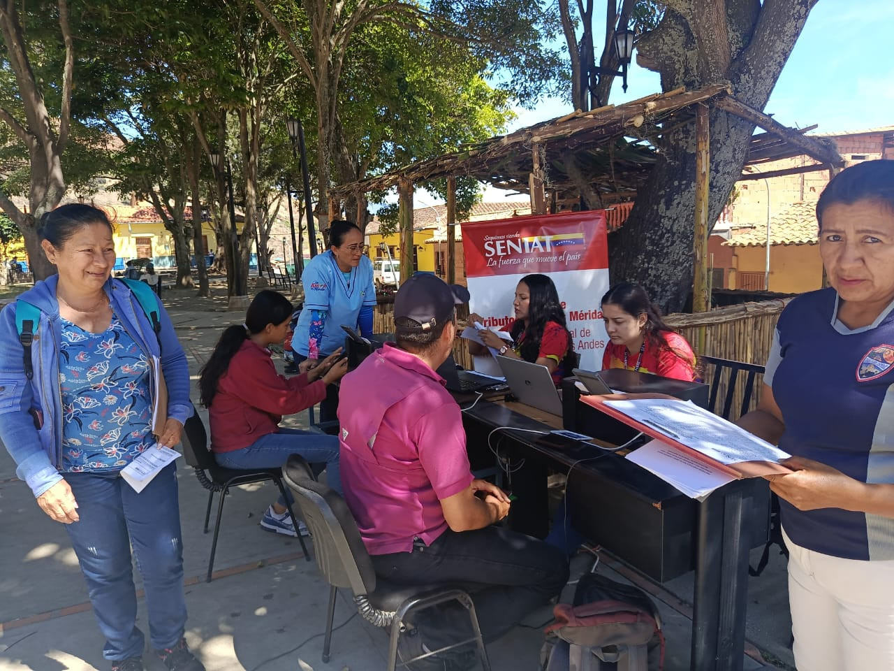 Diario Frontera, Frontera Digital,  Regionales, ,“Cada jornada que realizamos en las comunidades es una muestra de que el Seniat está al lado del contribuyente, construyendo patria desde la base”. Foto: Cortesía Seniat,Operativo tributario en Pueblo Nuevo del Sur atendió a 93 contribuyentes