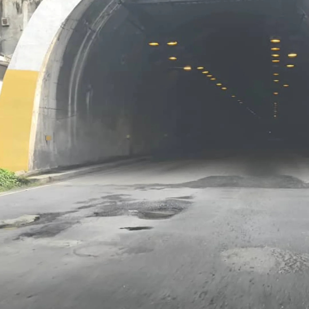Diario Frontera, Frontera Digital,  El Vigía Panamericana, ,Denuncian enorme cráter en la carretera El Vigía - Mérida