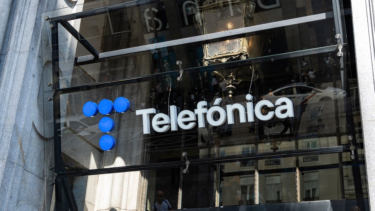 Diario Frontera, Frontera Digital,  Nacionales, ,"Vamos a salir de Hispanoamérica", afirmó Murtra en rueda de prensa en la que presentó el plan estratégico 2026-2029, el mismo día en que la empresa publicó sus resultados hasta septiembre y registró su peor caída en el Ibex 35 -principal indicador del parqué español- en los últimos cinco años,Telefónica anuncia su salida de México, Chile y Venezuela