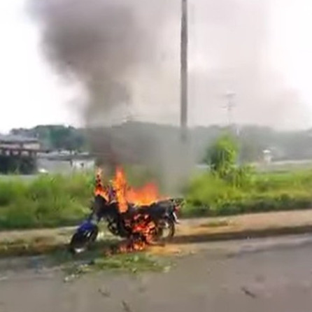 Diario Frontera, Frontera Digital,  Sucesos, ,Moto entró en llamas en El Vigía