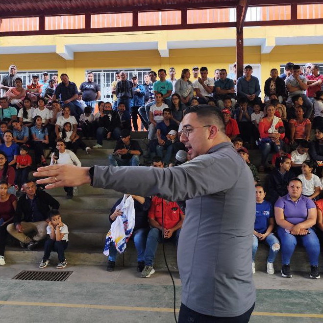 Diario Frontera, Frontera Digital,  Regionales, ,Gobernador Arnaldo Sánchez entregó útiles y materiales para rehabilitación escolar en Aricagua