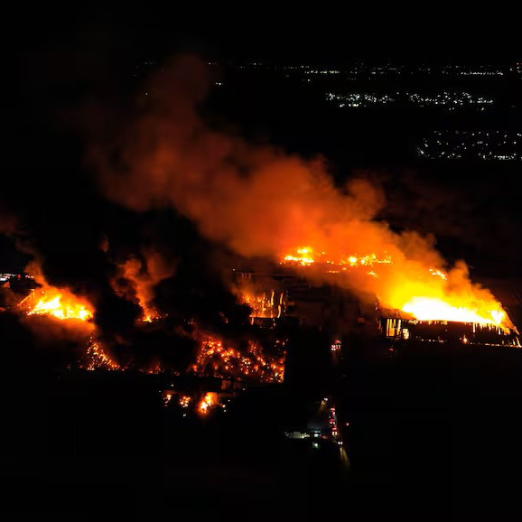 Diario Frontera, Frontera Digital,  Internacionales, ,Una impactante explosión en un parque industrial en Ezeiza 
provocó un incendio que afectó varias plantas