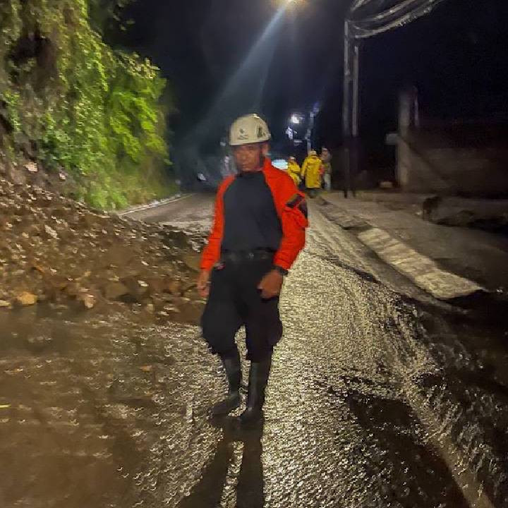 Diario Frontera, Frontera Digital,  Regionales, ,Lluvias causaron deslizamiento de tierra en zonas de Mérida durante la noche del jueves