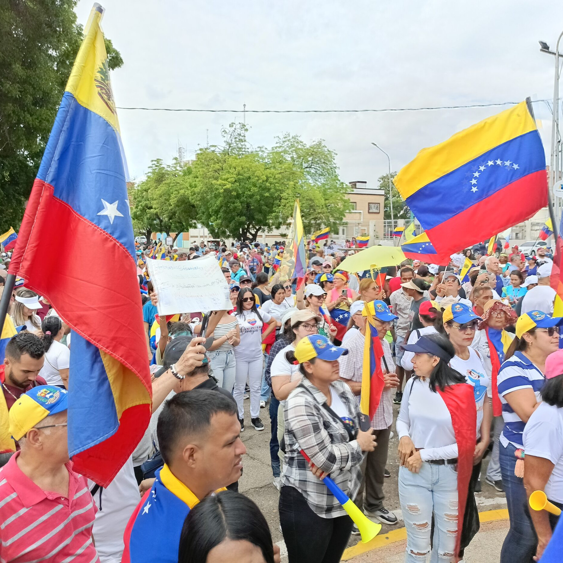 Diario Frontera, Frontera Digital,  Politica, ,Estudio Ucab: “Chavismo blando” se une al 80 % del país que pide cambio de gobierno