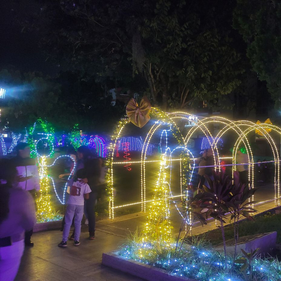Diario Frontera, Frontera Digital,  Regionales, ,Mérida dio la bienvenida a la Navidad con el encendido de luces