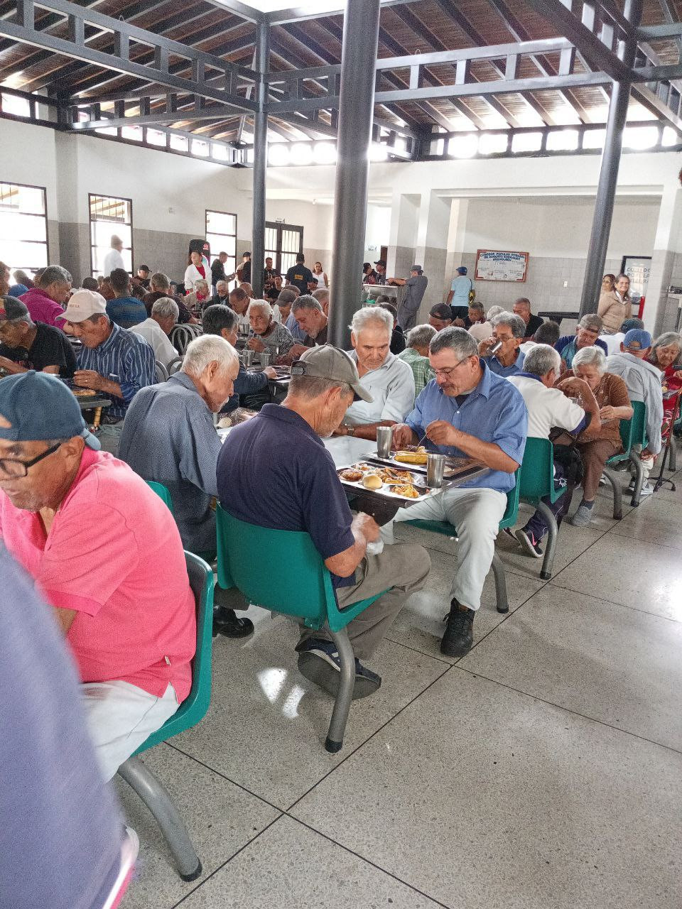 Diario Frontera, Frontera Digital,  Regionales, ,‎La Secretaría de Atención a los Adultos y Adultas Mayores del estado Mérida acompañó la actividad denominada "Un plato navideño para los abuelos", organizada por el Instituto Autónomo de Alimentación y Nutrición del estado Mérida (Iaanem),Adultos mayores de Campo Elías vivieron la alegría navideña