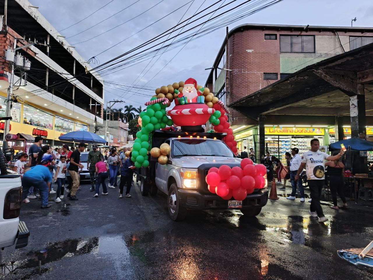 Diario Frontera, Frontera Digital,  El Vigía Panamericana, ,Eligia Jáctiva: Vigíenses disfrutaron del Desfile Navideño organizado por la alcaldía de Alberto Adriani