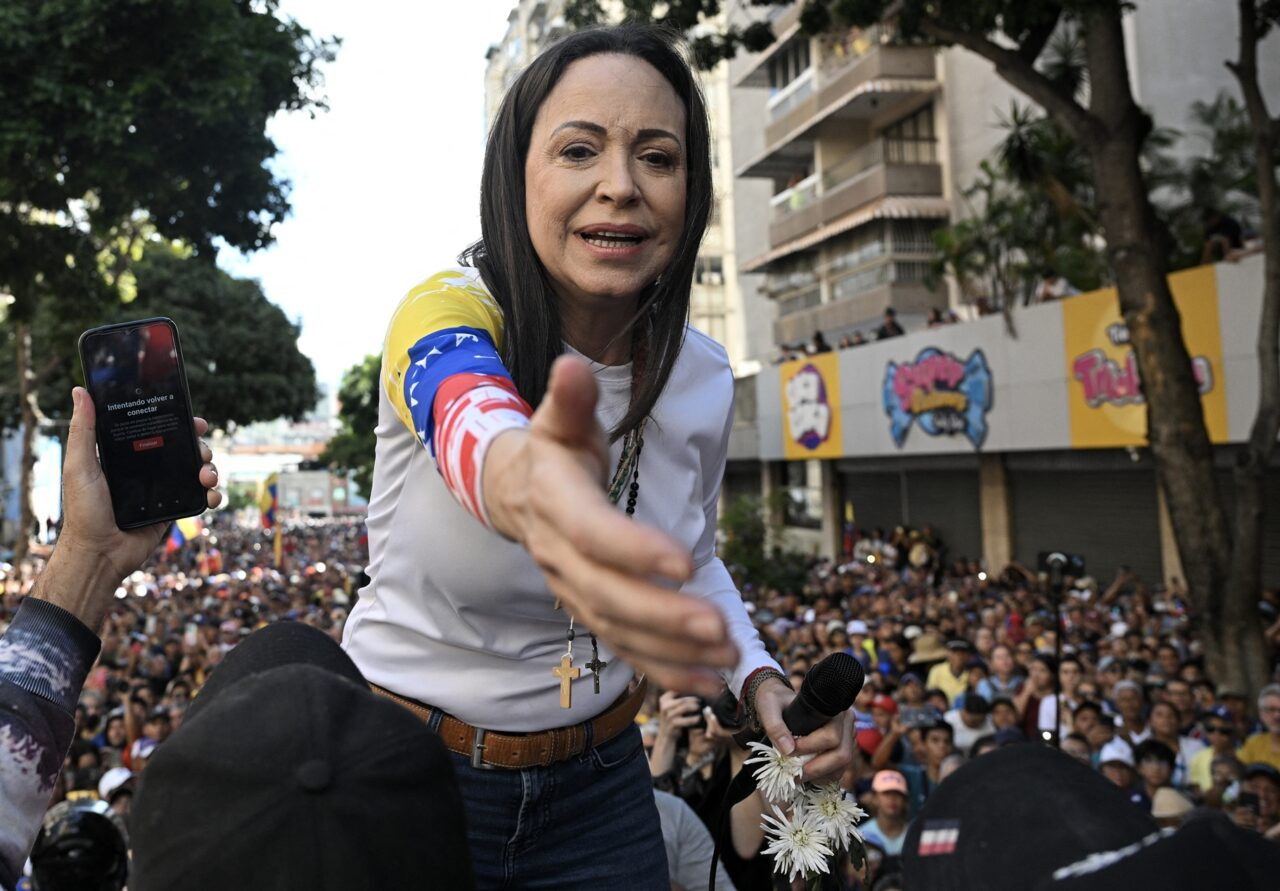 Diario Frontera, Frontera Digital,  Nacionales, ,María Corina Machado, premio Nobel de la Paz 2025 | Foto: Federico Parra / AFP,En un bote hacia Curazao: así habría logrado María Corina Machado salir de Venezuela