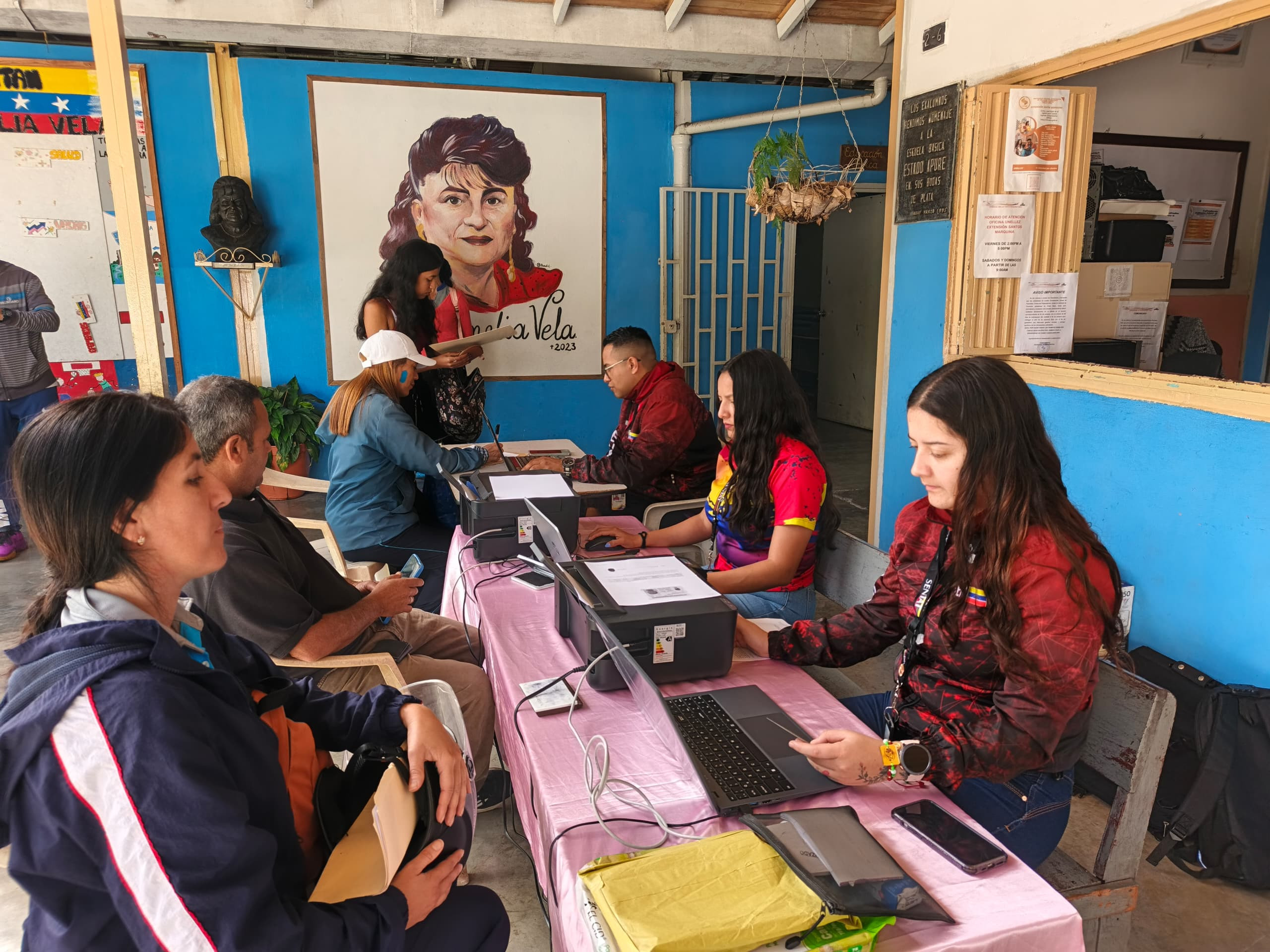 Diario Frontera, Frontera Digital,  Regionales, ,La programación inició este lunes 8 de diciembre en el Centro Comercial Ramiral, donde durante toda la jornada se ofrecieron servicios de actualización y recuperación de usuario y clave del RIF, además de atención en las distintas áreas tributarias,Sector de Tributos Internos Mérida del Seniat anuncia 
programación especial del 8 al 12 de diciembre