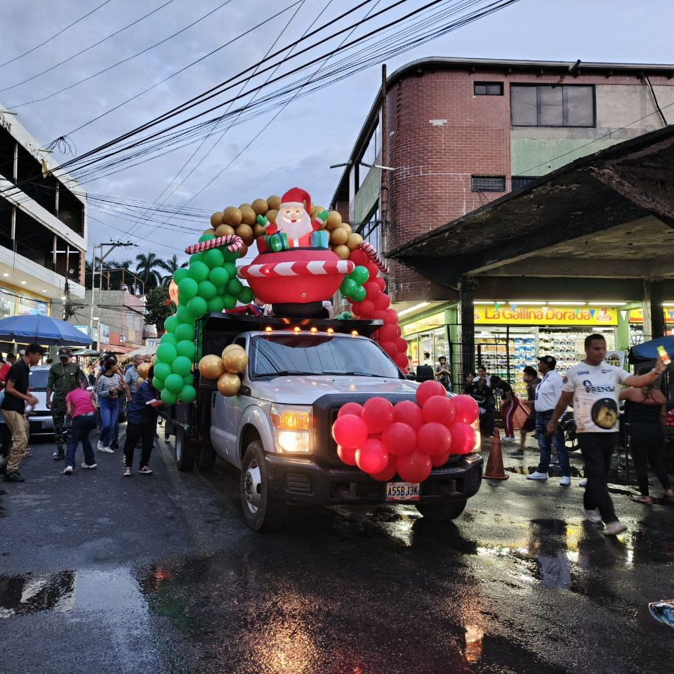 Diario Frontera, Frontera Digital,  El Vigía Panamericana, ,Eligia Jáctiva: Vigíenses disfrutaron del Desfile Navideño organizado por la alcaldía de Alberto Adriani