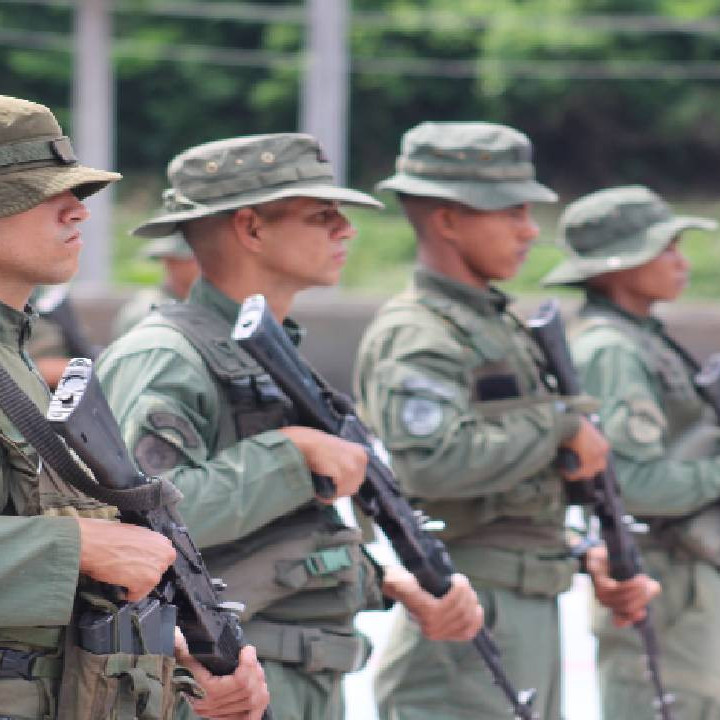 Diario Frontera, Frontera Digital,  Nacionales, ,FANB inutiliza 8 aeronaves en pista clandestina ubicada en Amazonas