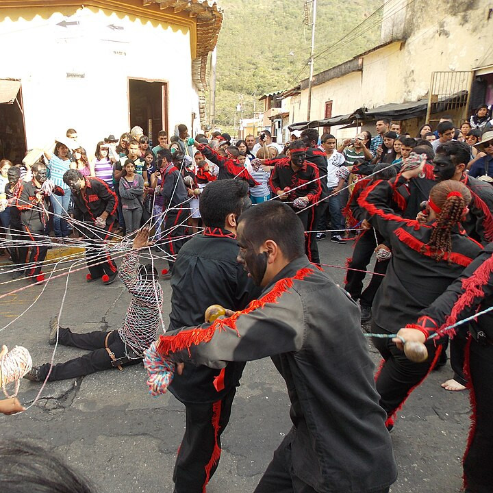 Diario Frontera, Frontera Digital,  Regionales, Páramo, ,Timotes se rinde ante el "Santo Negro": Un despliegue de color, danza y tradición
