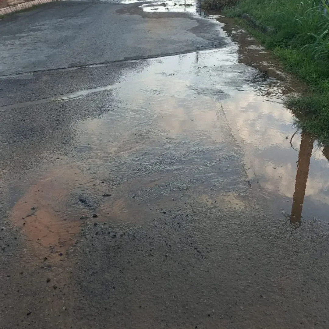 Diario Frontera, Frontera Digital,  El Vigía Panamericana, ,Vecinos de la Urb. Lago Sur en El Vigía exigen a la empresa Aguas de Mérida reparar tubería de aguas blancas