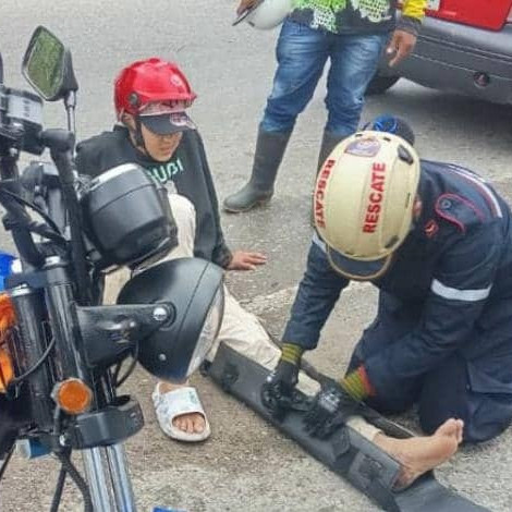 Diario Frontera, Frontera Digital,  Sucesos, ,Joven motorizado resultó lesionado en vuelco sobre la vía en El Vigía
