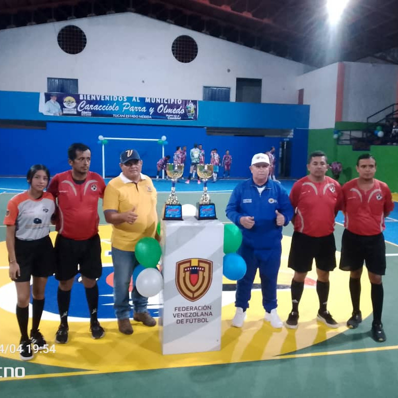 Diario Frontera, Frontera Digital,  El Vigía Panamericana, ,Alcalde Alberto Suárez rehabilitó gimnasio cubierto de Tucaní