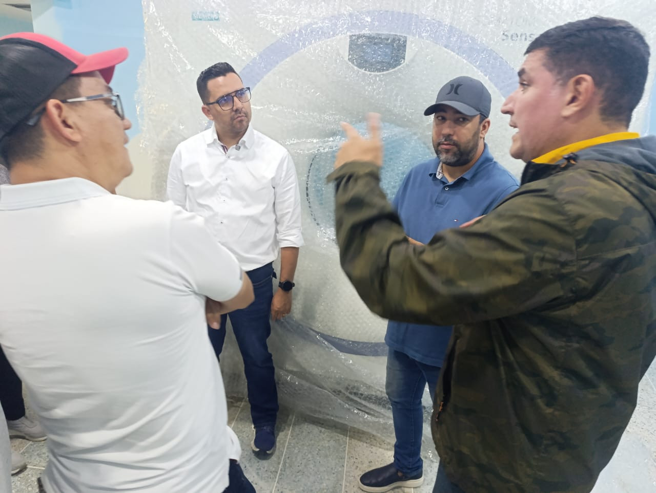 Diario Frontera, Frontera Digital,  Politica, ,Arnaldo Sánchez supervisó instalación del nuevo tomógrafo en el Hospital Hugo Chávez de El Vigía