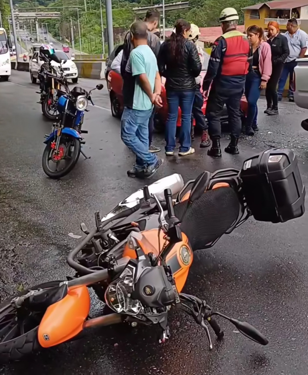 Diario Frontera, Frontera Digital,  Sucesos, ,Motorizado herido tras triple colisión en Mérida