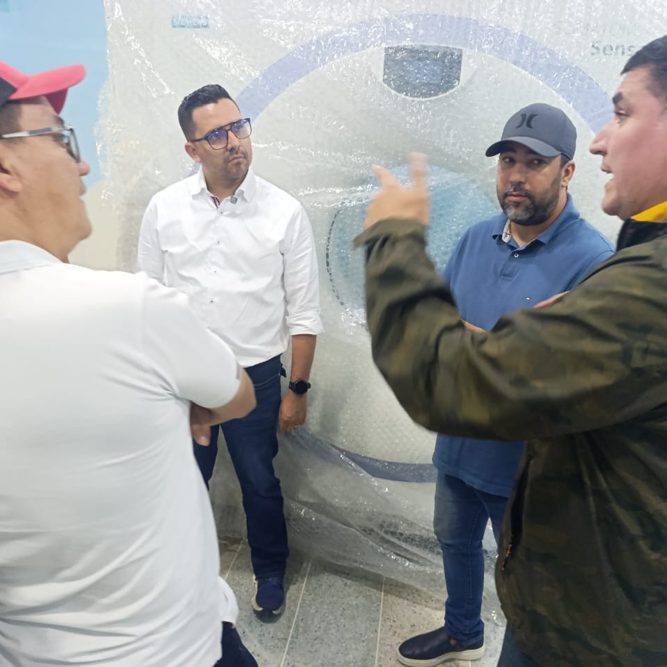 Diario Frontera, Frontera Digital,  Politica, ,Arnaldo Sánchez supervisó instalación del nuevo tomógrafo en el Hospital Hugo Chávez de El Vigía