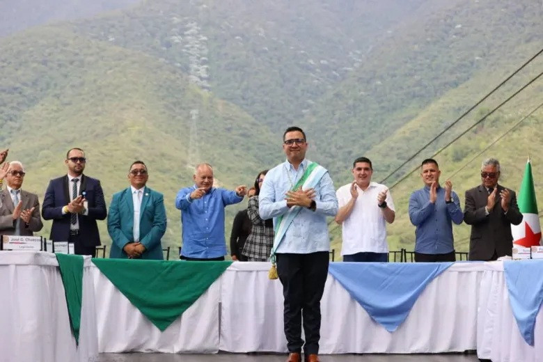 Diario Frontera, Frontera Digital,  Regionales, ,Arnaldo Sánchez es el primer chavista en juramentarse como gobernador tras el 25 de mayo