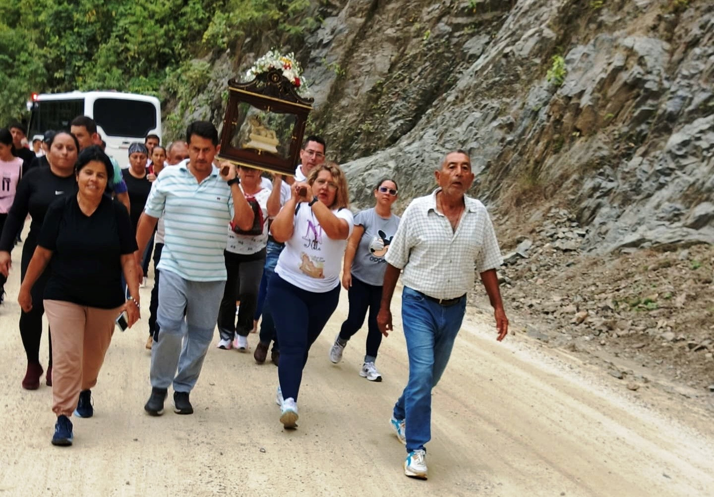 Diario Frontera, Frontera Digital,  Regionales, ,Zea Vive la Fe: Peregrinan en Devoción al Santo Niño de la Cuchilla en el sector la Roca