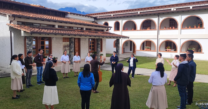 Diario Frontera, Frontera Digital,  Regionales, ,Encuentro Vocacional reunió a jóvenes en formación de comunidades religiosas de Mérida