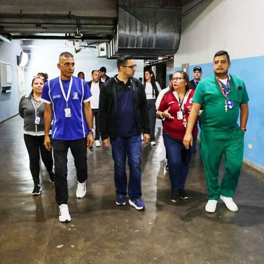 Diario Frontera, Frontera Digital,  Salud, ,Gobernador de Mérida Arnaldo Sánchez realiza visita nocturna al IAHULA 
para evaluar condiciones de pacientes y trabajadores