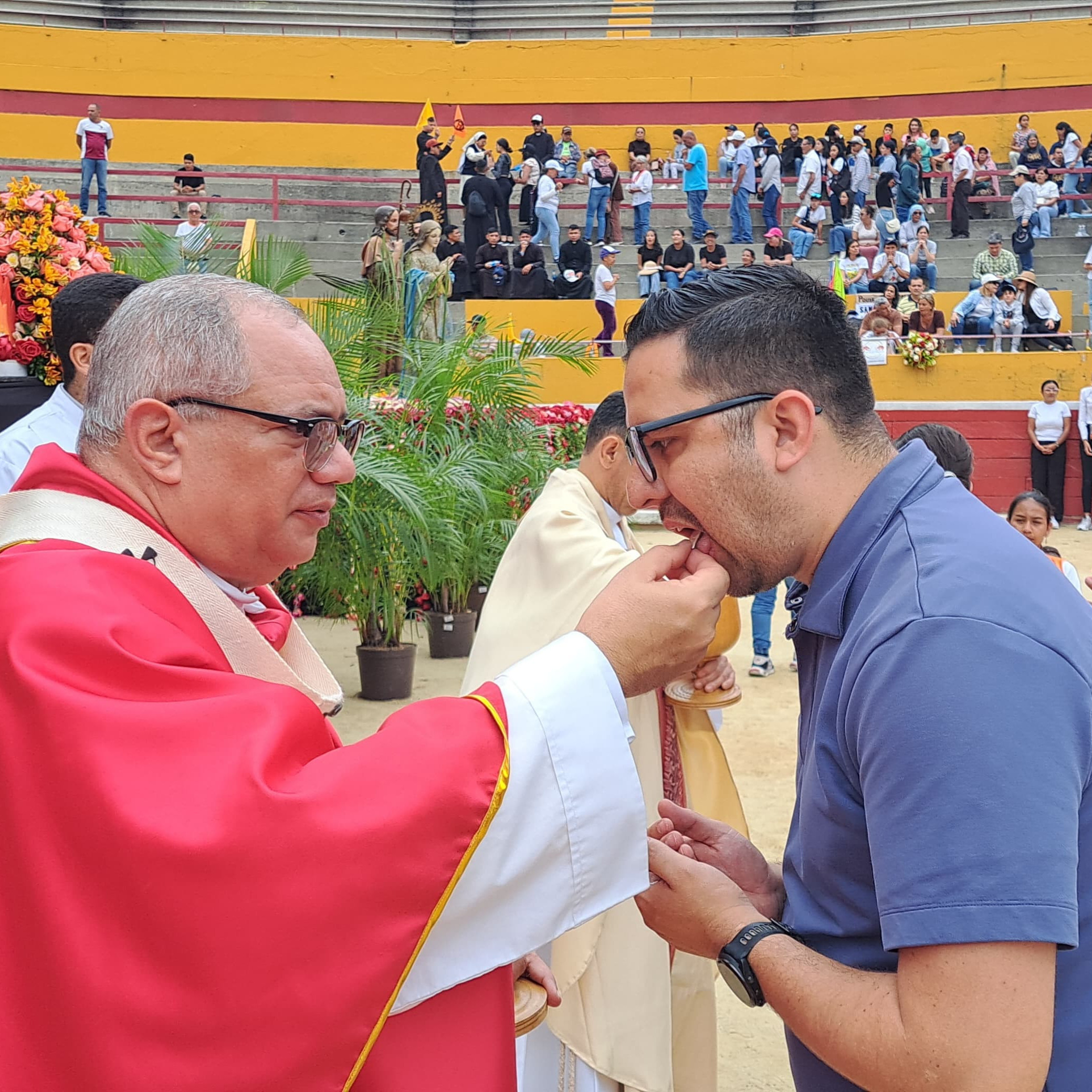 Diario Frontera, Frontera Digital,  Regionales, ,Gobernador Arnaldo Sánchez participó en la celebración del Pentecostés Arquidiócesano 2025 en Mérida