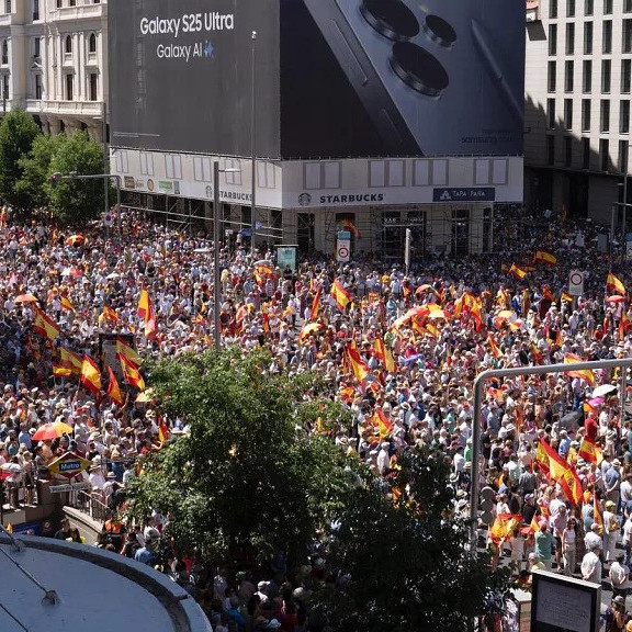 Diario Frontera, Frontera Digital,  Internacionales, ,“Mafia o democracia”: Opositores protestan contra presunta corrupción de Pedro Sánchez en España