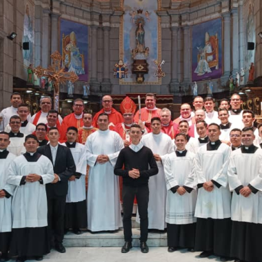 Diario Frontera, Frontera Digital,  Regionales, ,Pentecostés y Día del Seminario en Mérida: Institución de tres seminaristas en los ministerios del lectorado y acolitado