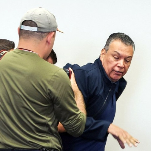 Diario Frontera, Frontera Digital,  Internacionales, ,Senador demócrata fue expulsado violentamente 
de una conferencia sobre inmigración