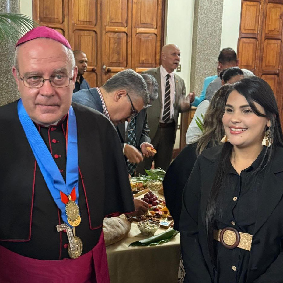 Diario Frontera, Frontera Digital,  Regionales, ,CLEBM entregó Orden Tulio Febres Cordero al Nuncio Apostólico monseñor Alberto Ortega Martín