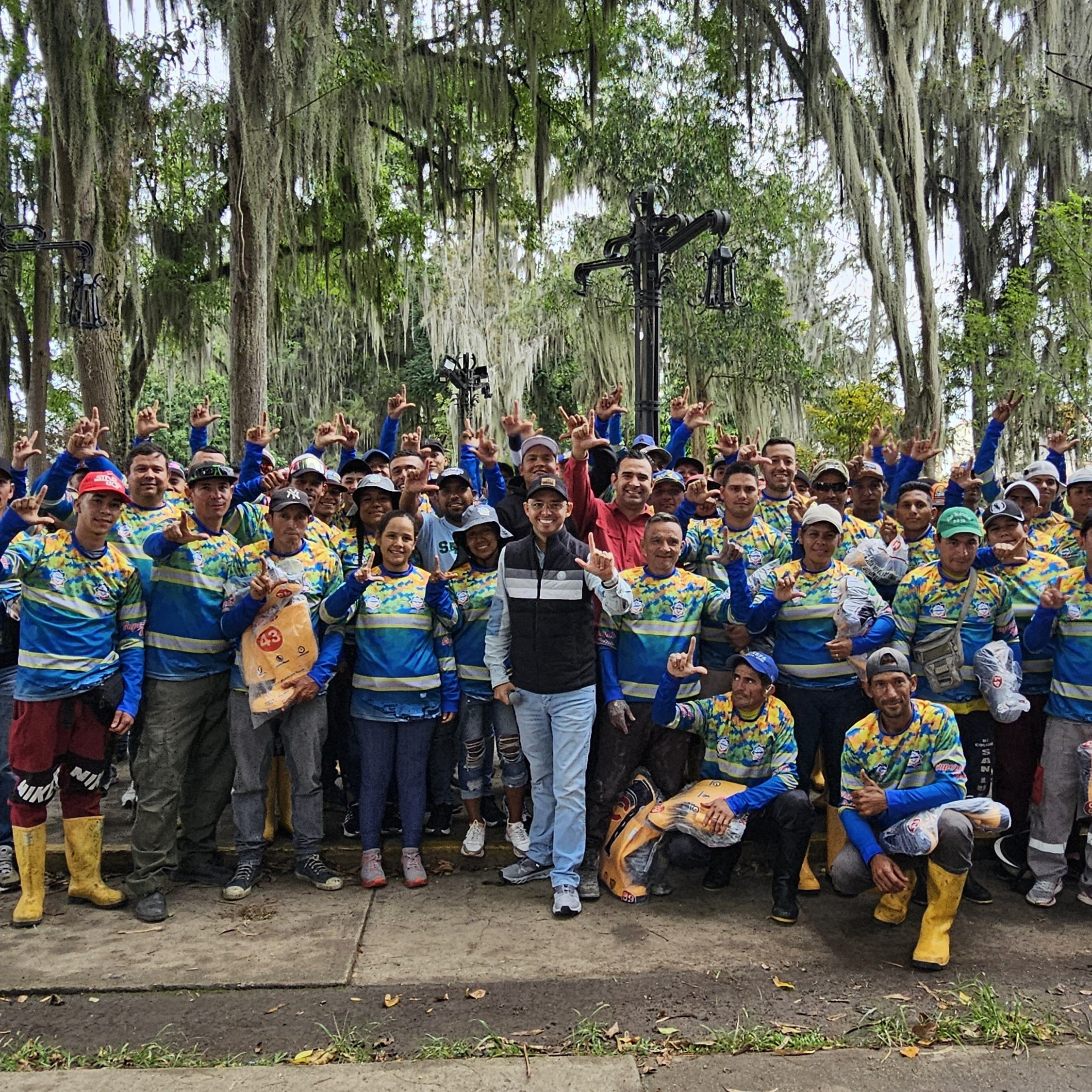 Diario Frontera, Frontera Digital,  Regionales, ,Alcalde Jesús Araque entregó nuevos uniformes a trabajadores de Sergidesol