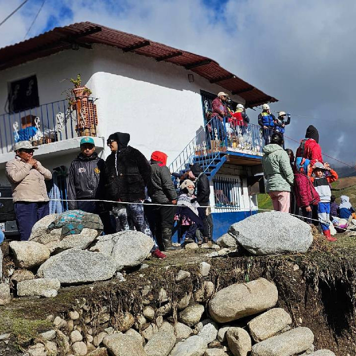 Diario Frontera, Frontera Digital,  Regionales, ,Voluntarios y más de 6.500 funcionarios atienden a los damnificados en Mérida