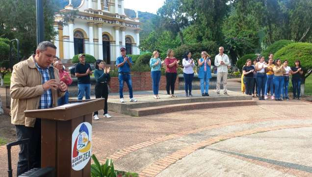 Diario Frontera, Frontera Digital,  Regionales, ,Zea conmemoró el natalicio del Libertador Simón Bolívar 
con acto cívico en la plaza Bolívar