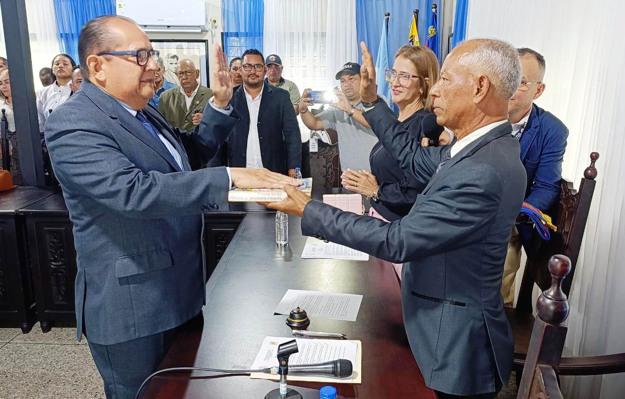 Diario Frontera, Frontera Digital,  El Vigía Panamericana, ,Lisandro Segura juramentado alcalde reelecto de Alberto Adriani 
para el período 2025-2029