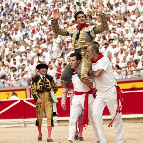 Diario Frontera, Frontera Digital,  Entretenimiento, ,Un encuentro con la historia, “Colombo” - Miura cierran los Sanfermines 2025