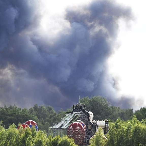 Diario Frontera, Frontera Digital,  Farándula, ,El escenario principal de Tomorrowland se incendia a dos días del inicio del festival
