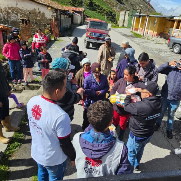 Diario Frontera, Frontera Digital,  Regionales, ,Cáritas entrega más de 3500 kits de alimentos a familias afectadas por crecidas de ríos en Mérida