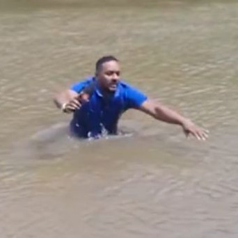 Diario Frontera, Frontera Digital,  Internacionales, ,Reportero cubría la desaparición de una niña, entró a un río y lo que sintió en sus pies fue espeluznante