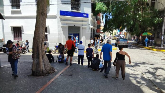 Diario Frontera, Frontera Digital,  Regionales, ,Comida y útiles escolares complican la vida de merideños que buscan hasta tres trabajos