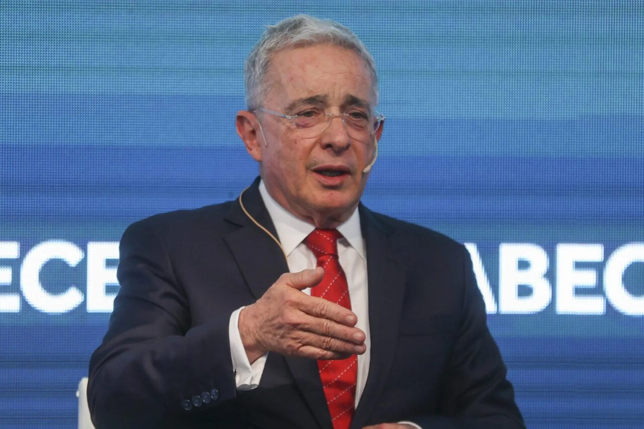 Diario Frontera, Frontera Digital,  Internacionales, ,Álvaro Uribe fue condenado a 12 años de prisión domiciliaria por fraude y soborno