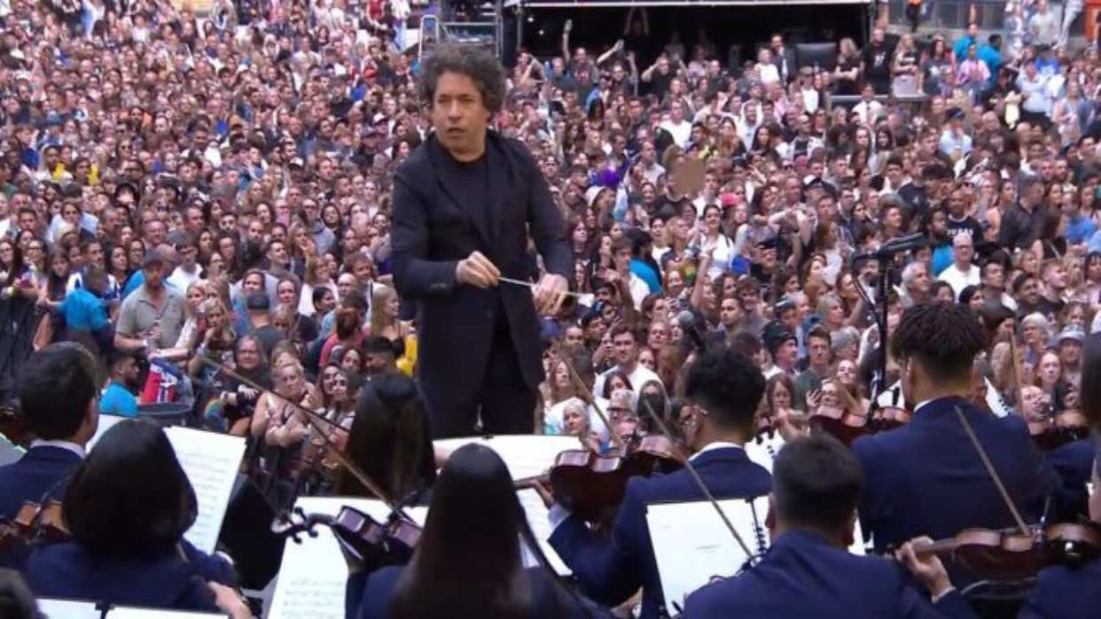 Diario Frontera, Frontera Digital,  Entretenimiento, ,Gustavo Dudamel y la Orquesta Sinfónica Simón Bolívar brillan junto a Coldplay en Wembley