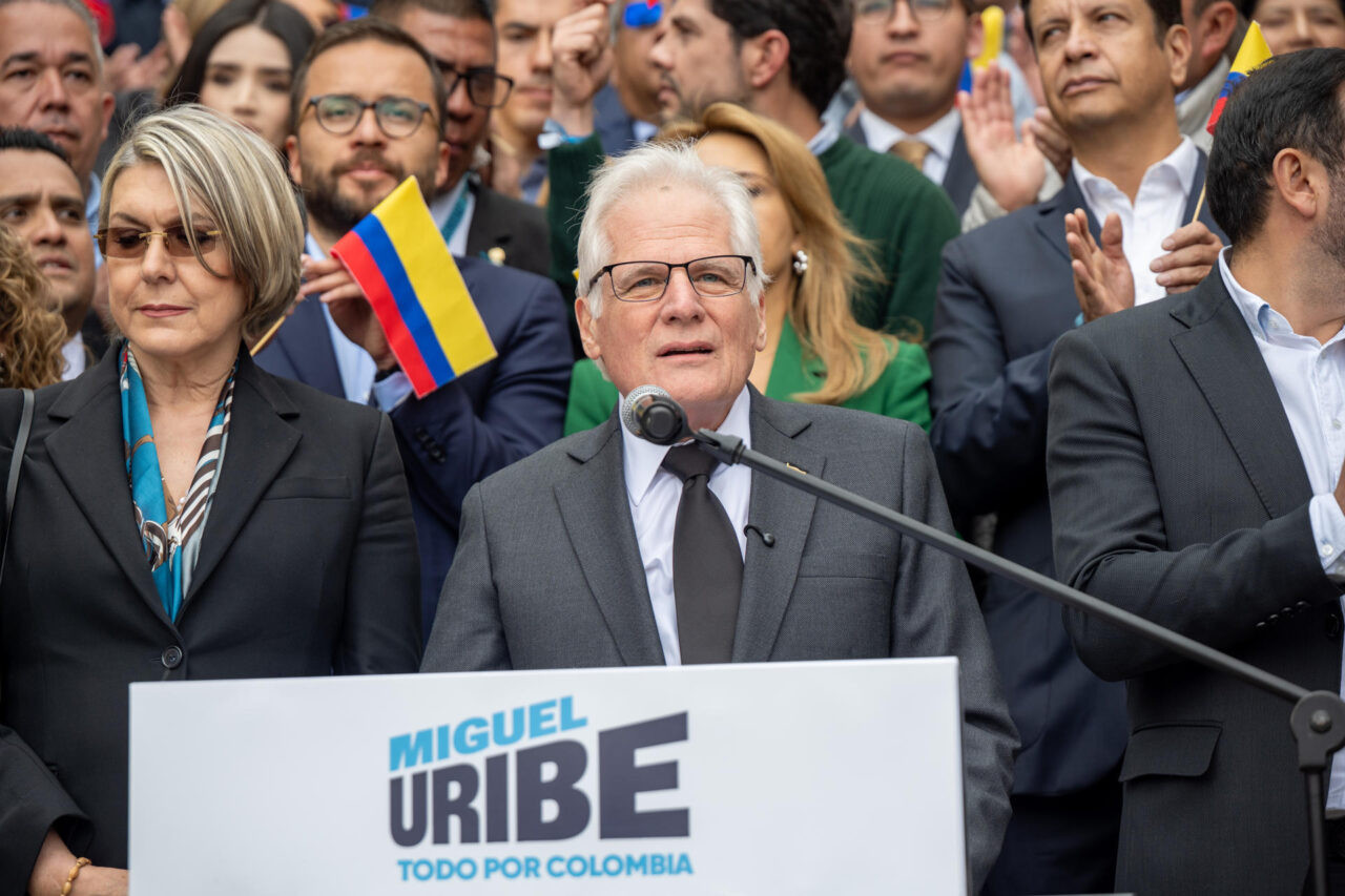 Diario Frontera, Frontera Digital,  Internacionales, ,Uribe Londoño, padre de senador colombiano asesinado, presentó su precandidatura presidencial