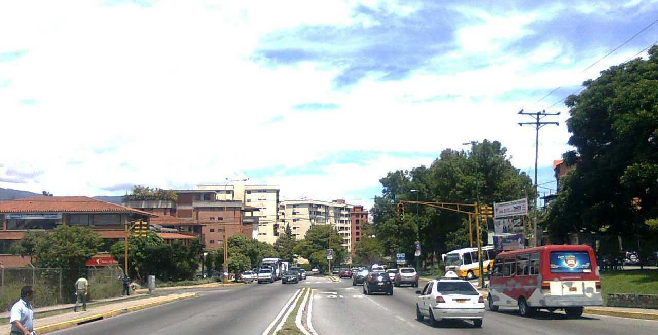 Diario Frontera, Frontera Digital,  Regionales, ,Daños a líneas eléctricas por corte de árboles 
causan apagón en avenida Las Américas
