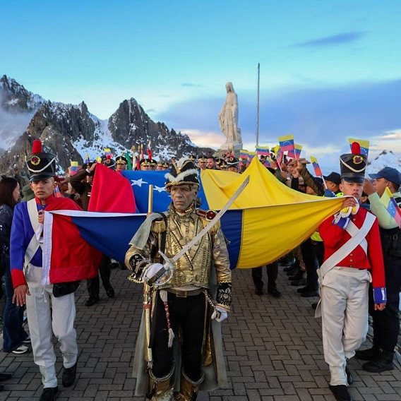 Diario Frontera, Frontera Digital,  Regionales, ,Gobernador Arnaldo Sánchez iza bandera nacional desde la estación Pico Espejo