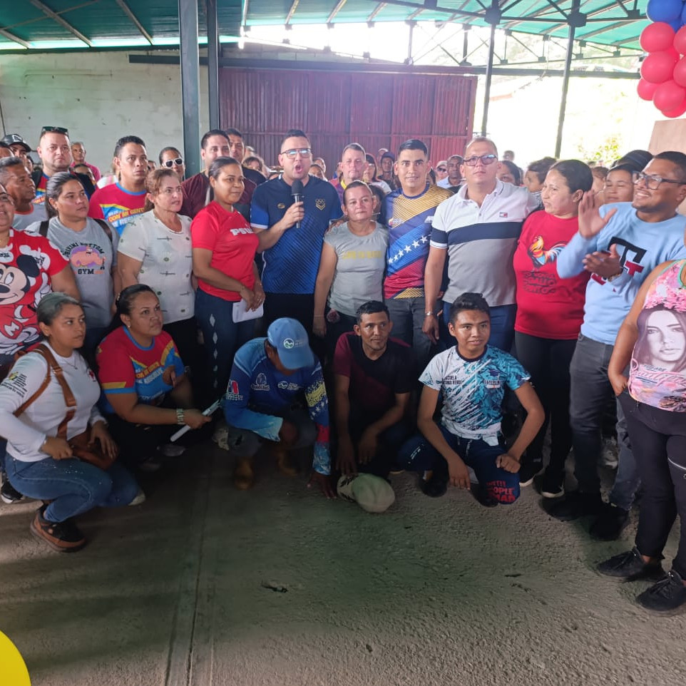 Diario Frontera, Frontera Digital,  El Vigía Panamericana, ,Arnaldo Sánchez y Yanetzi Urbina dignificarán a 15 familias con viviendas en Obispo Ramos de Lora