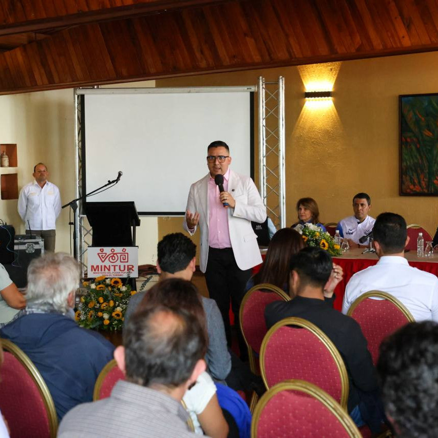 Diario Frontera, Frontera Digital,  Regionales, ,Gobernador Arnaldo Sánchez impulsa fortalecimiento del turismo en Mérida